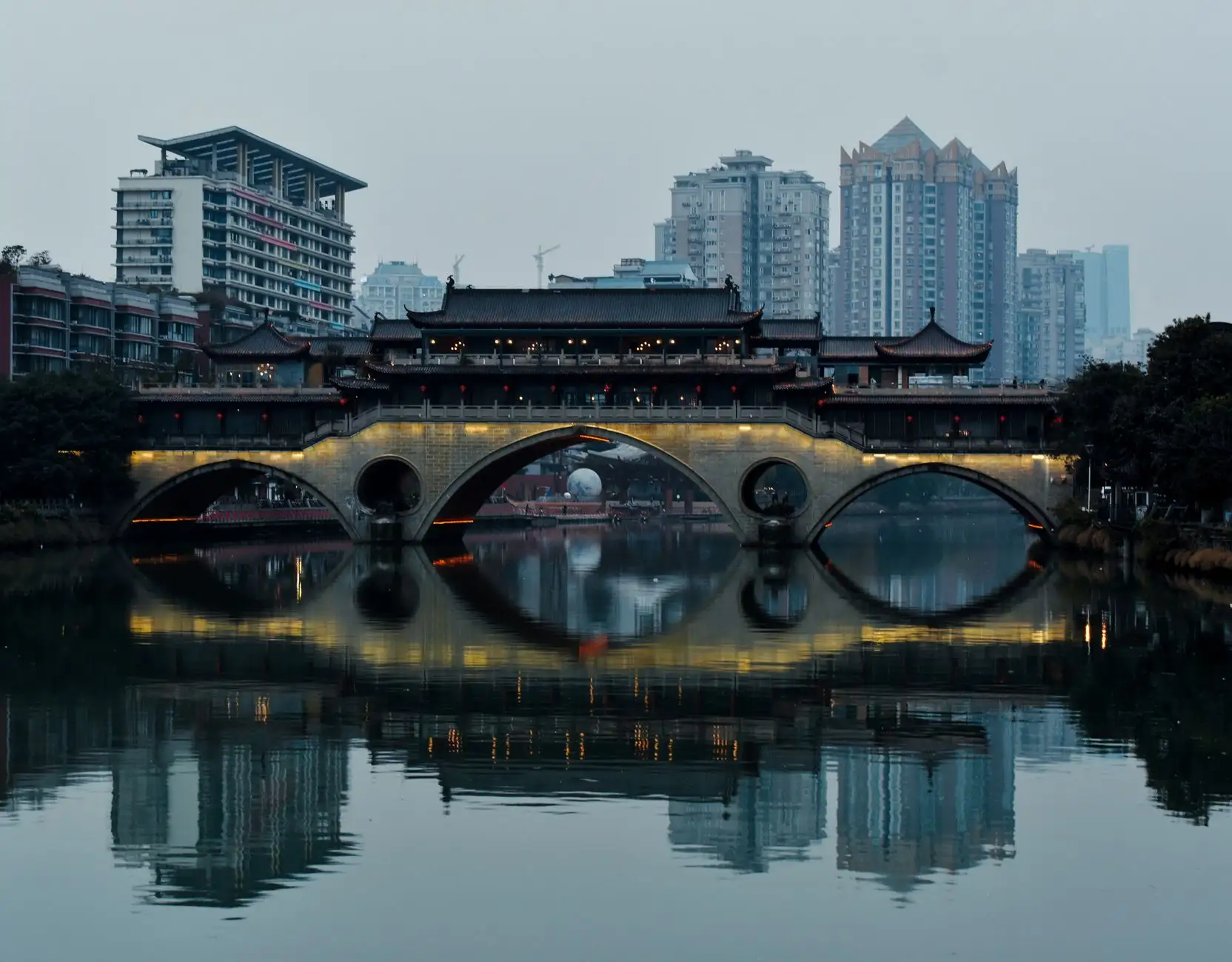 消防应急灯备用电源续航能力对比：不同电池类型在持续照明场景下的表现
