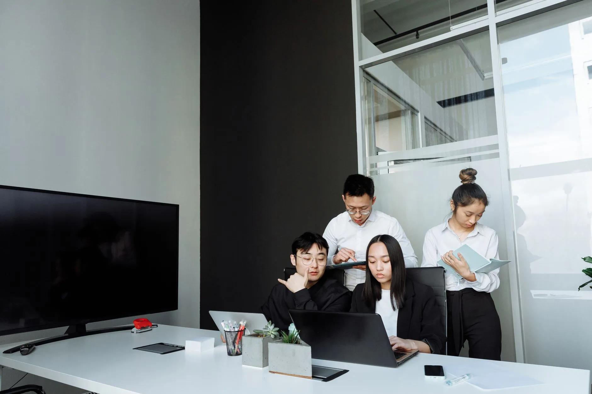 应急照明与疏散指示系统在大型商业综合体中的联动控制设计要点