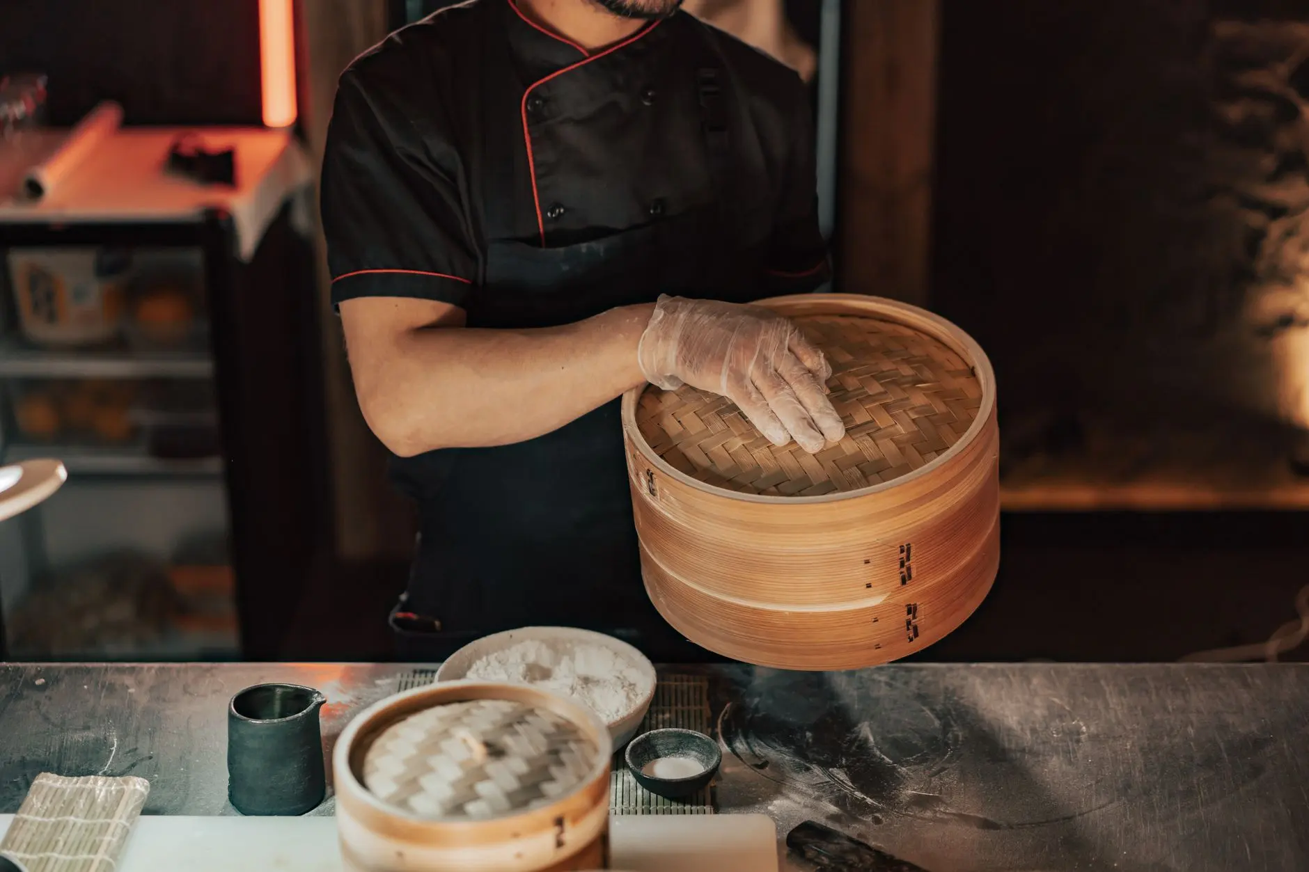 疏散指示灯系统在大型商业综合体中的设计与布线策略