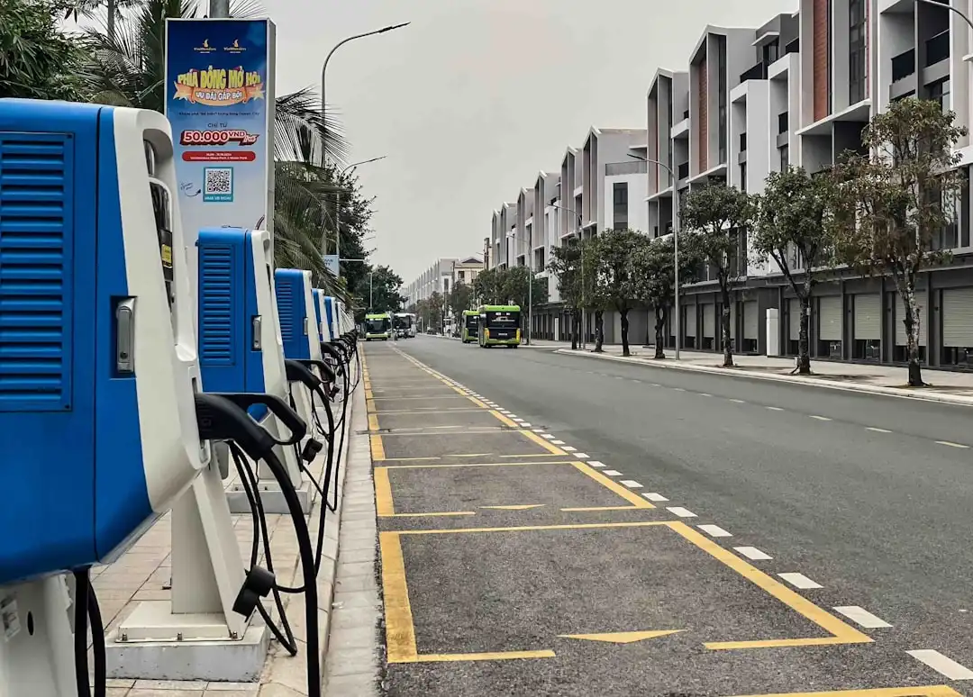 应急照明与疏散指示系统在大型公共建筑中的设计选型要点解析